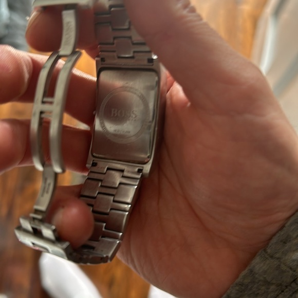 Huge boss tan watch - Picture 2 of 2